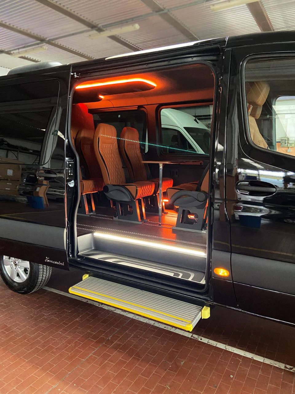 Taxi transfer Mercedes Sprinter from Venice